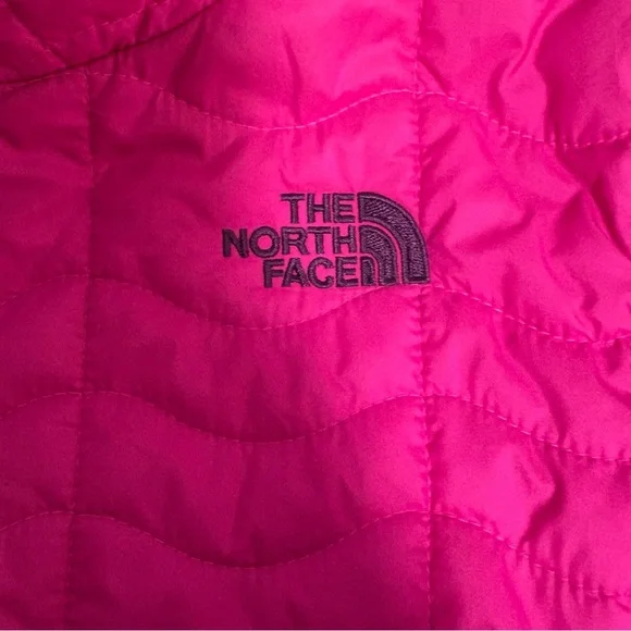 The North Face Fuchsia Women's Ski Jacket - Picture 5 of 11